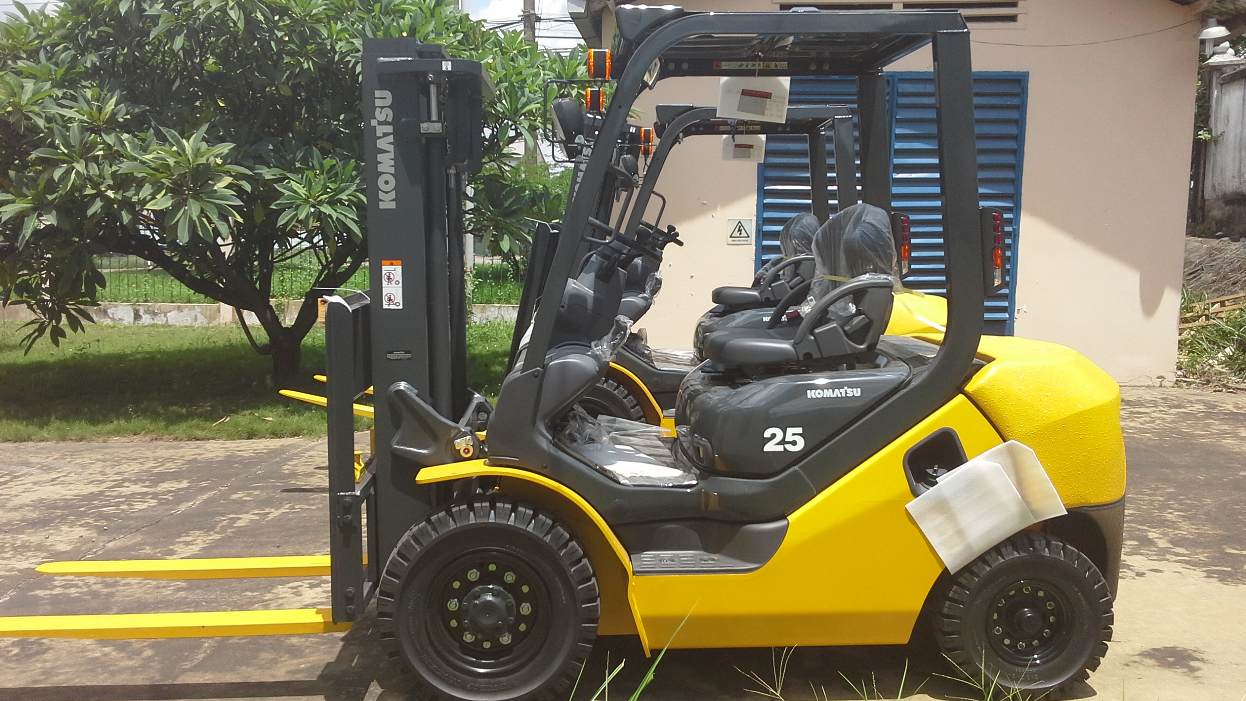 xe nang tai binh thuan 2.jpg (1.34 MB)